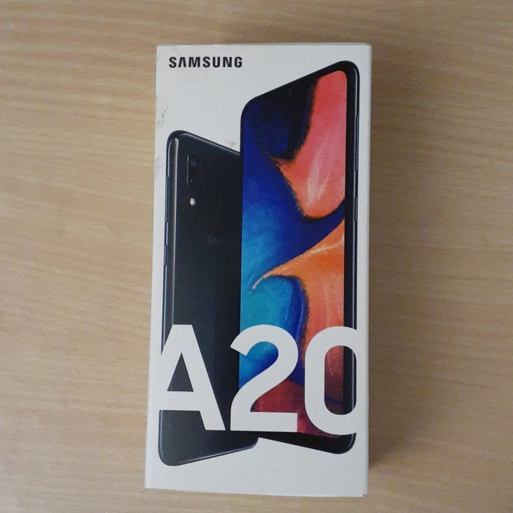 Samsung Galaxy A20 empty box